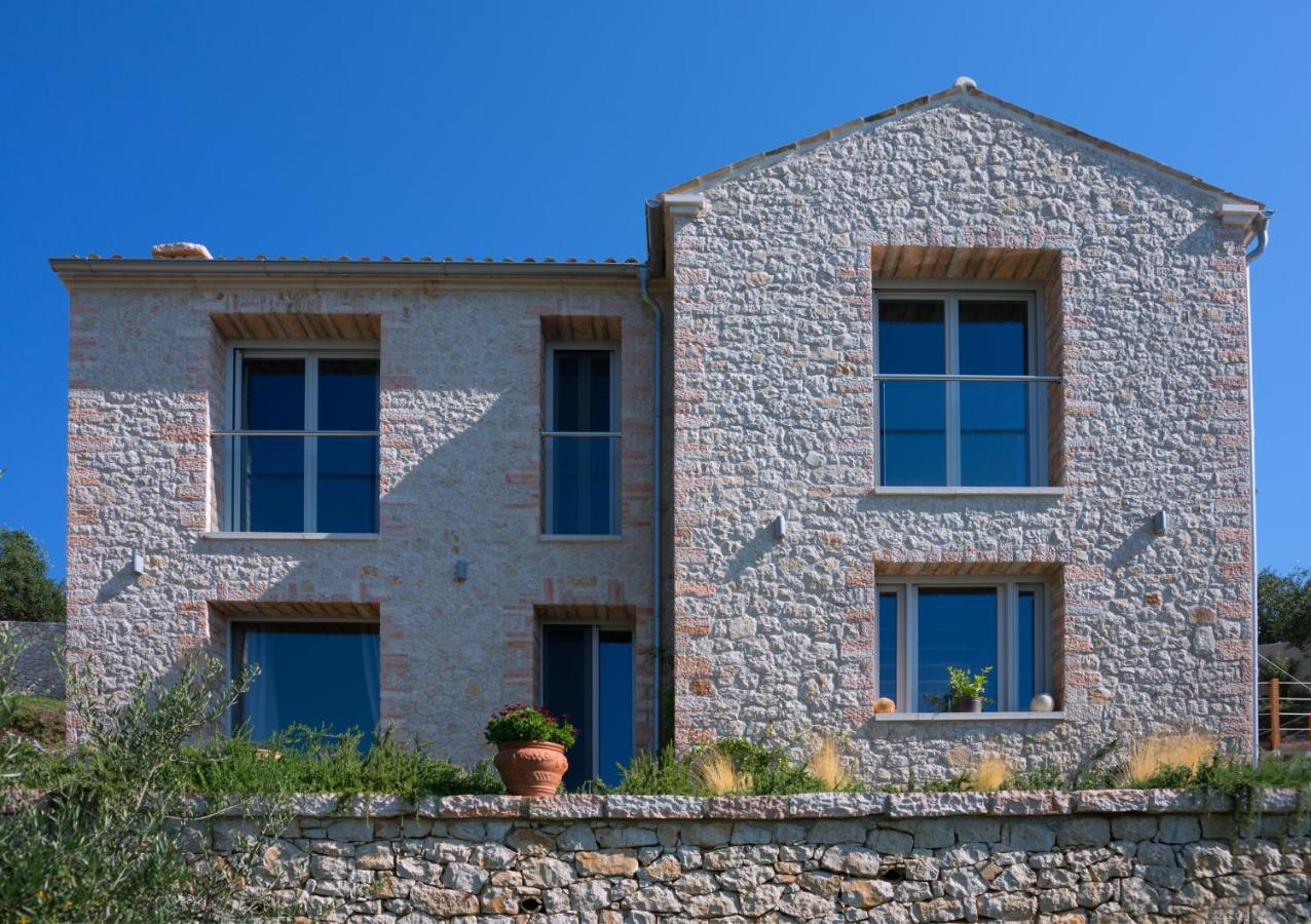 Sinium Luxury Villas Viggla Bagian luar foto