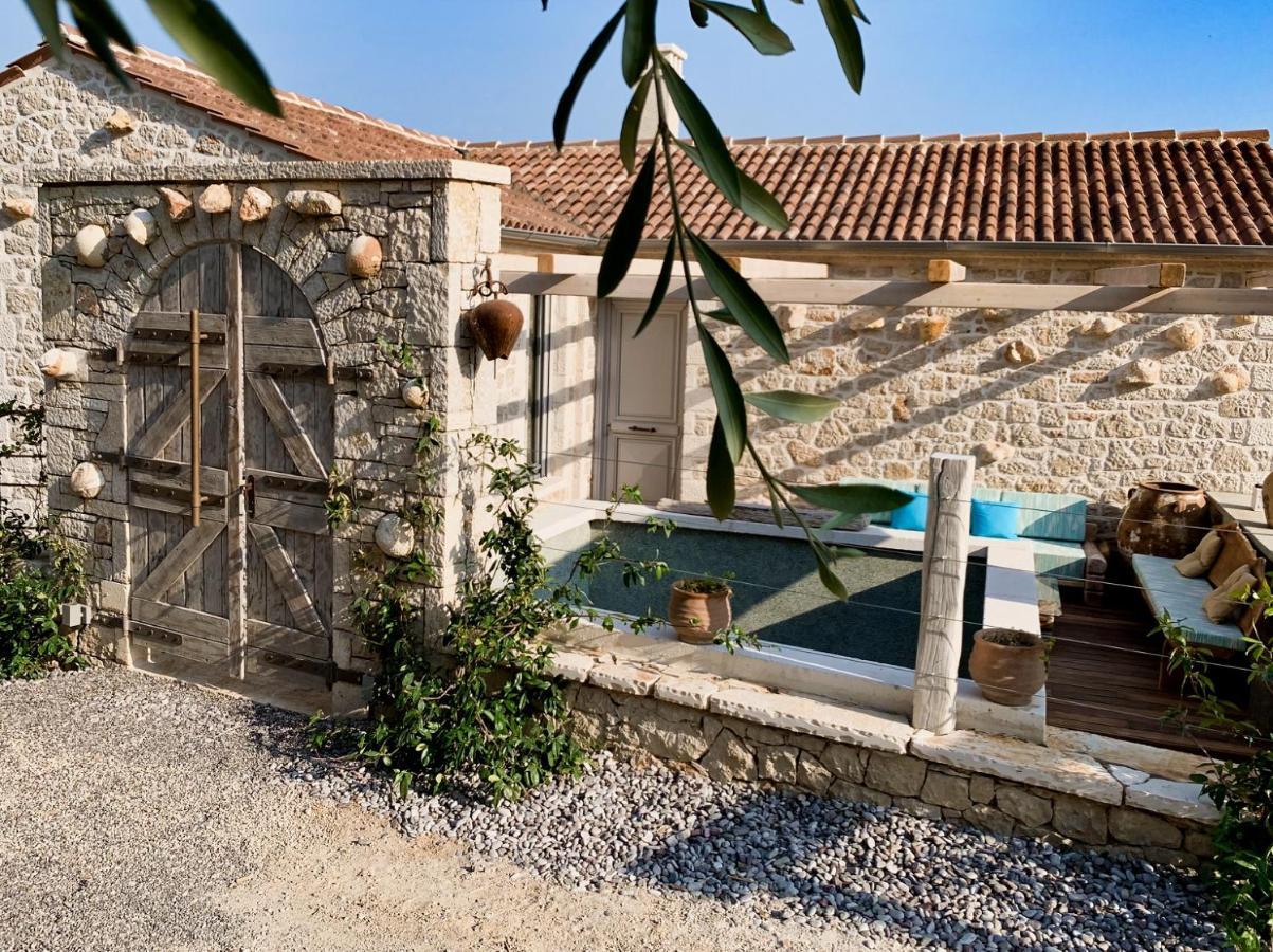 Sinium Luxury Villas Viggla Bagian luar foto